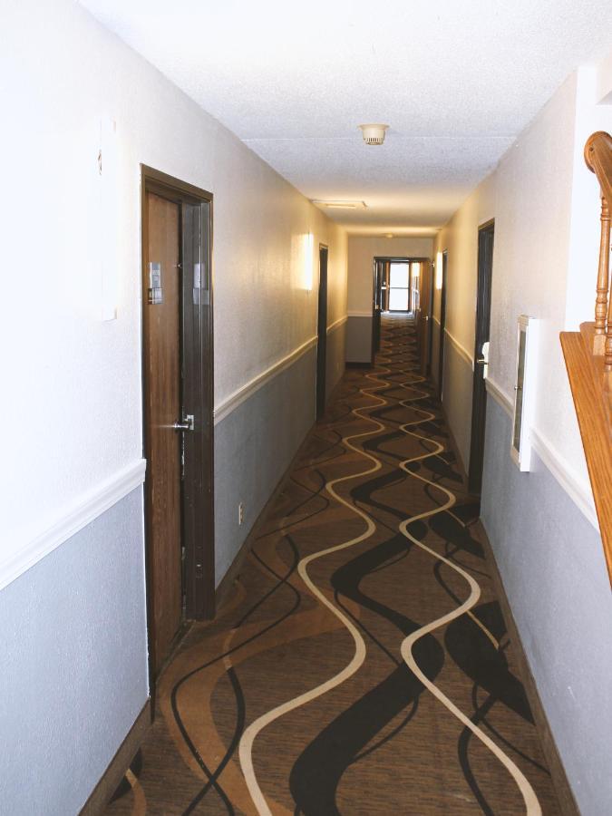 Coratel Inn & Suites By Jasper Hastings Esterno foto