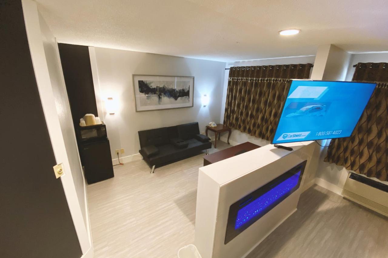 Coratel Inn & Suites By Jasper Hastings Esterno foto