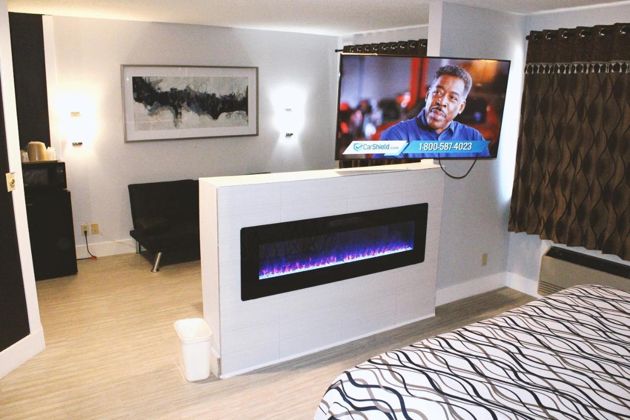 Coratel Inn & Suites By Jasper Hastings Esterno foto