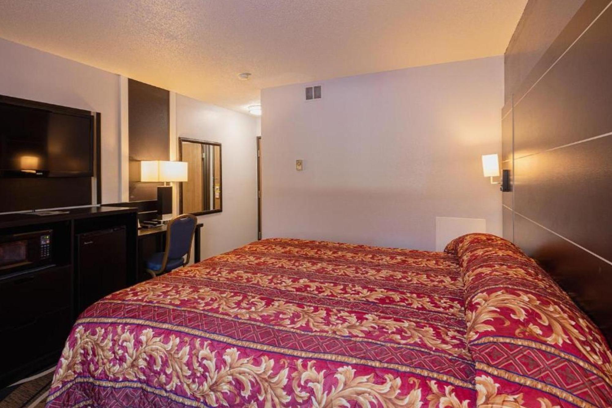 Coratel Inn & Suites By Jasper Hastings Esterno foto