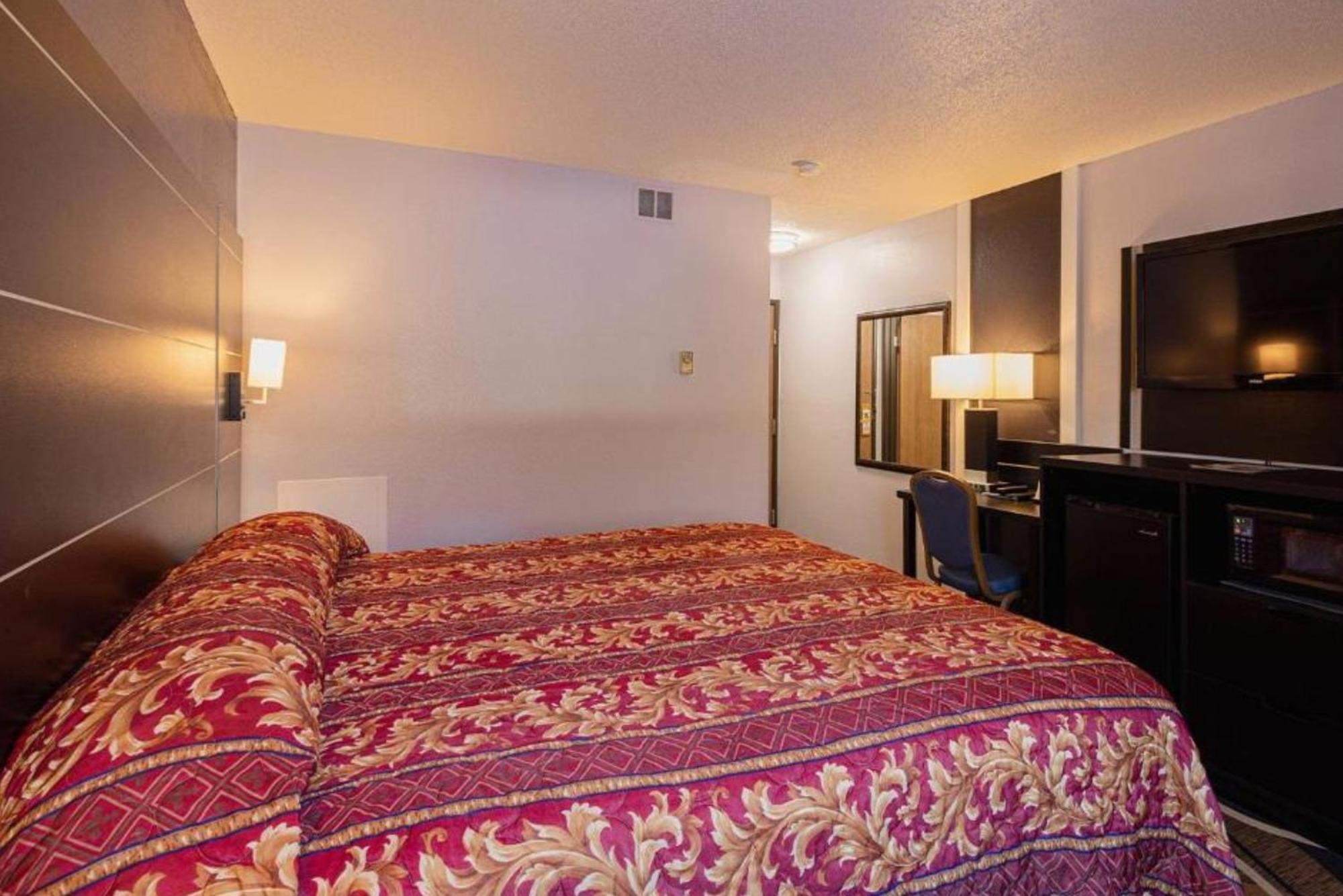 Coratel Inn & Suites By Jasper Hastings Esterno foto