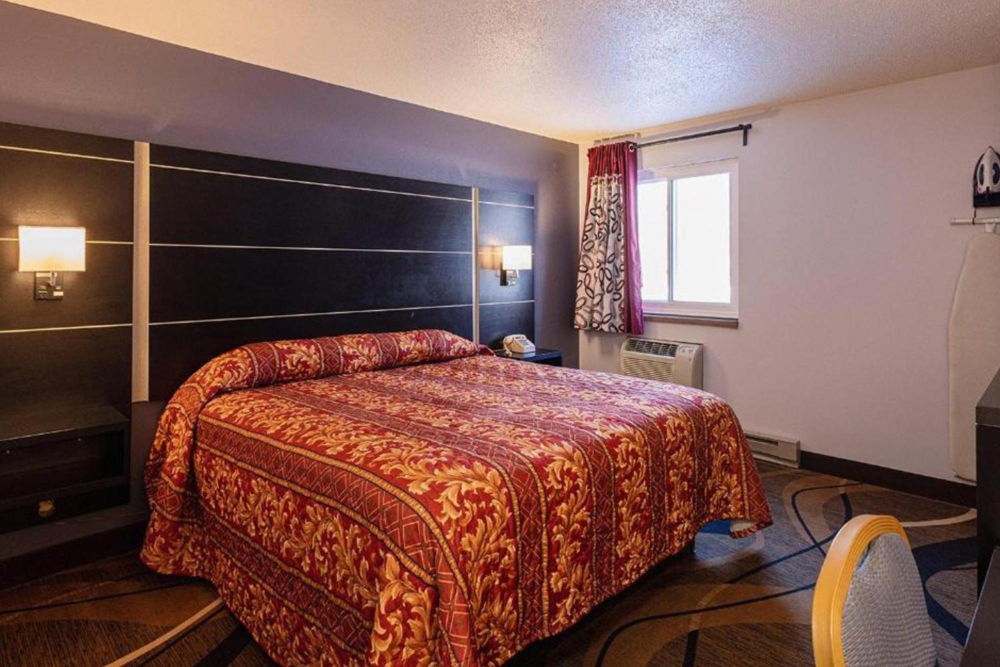 Coratel Inn & Suites By Jasper Hastings Esterno foto