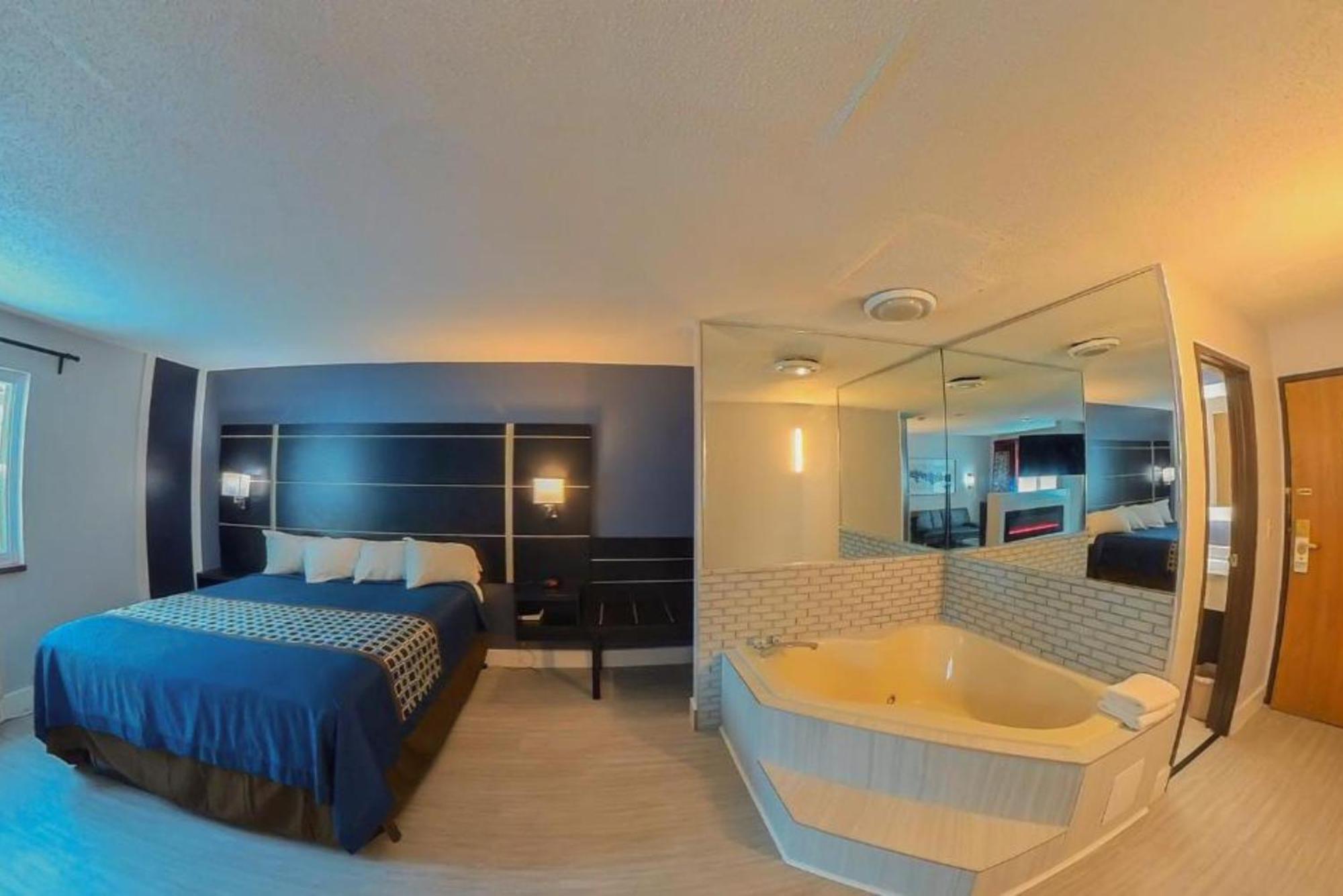 Coratel Inn & Suites By Jasper Hastings Esterno foto