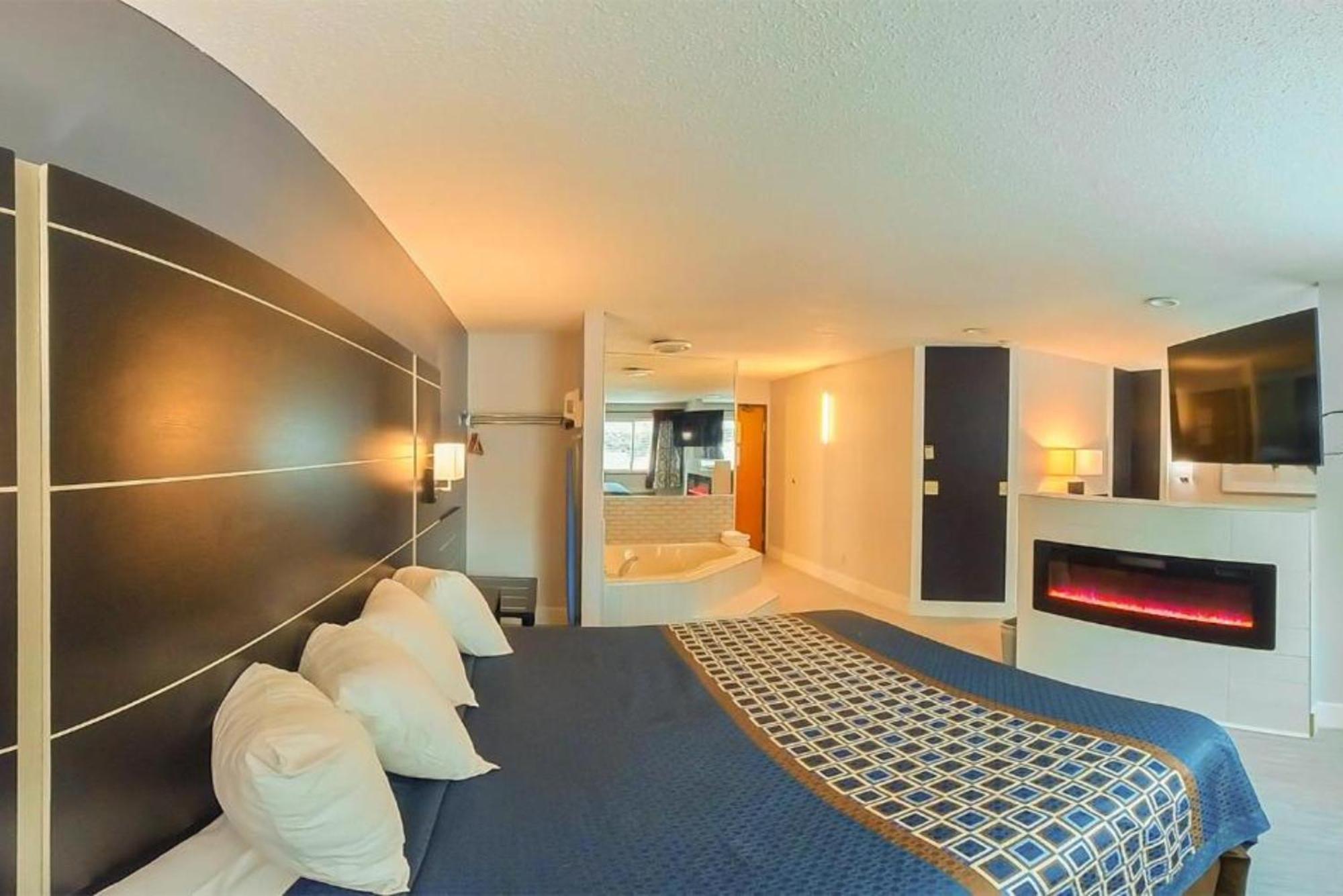 Coratel Inn & Suites By Jasper Hastings Esterno foto