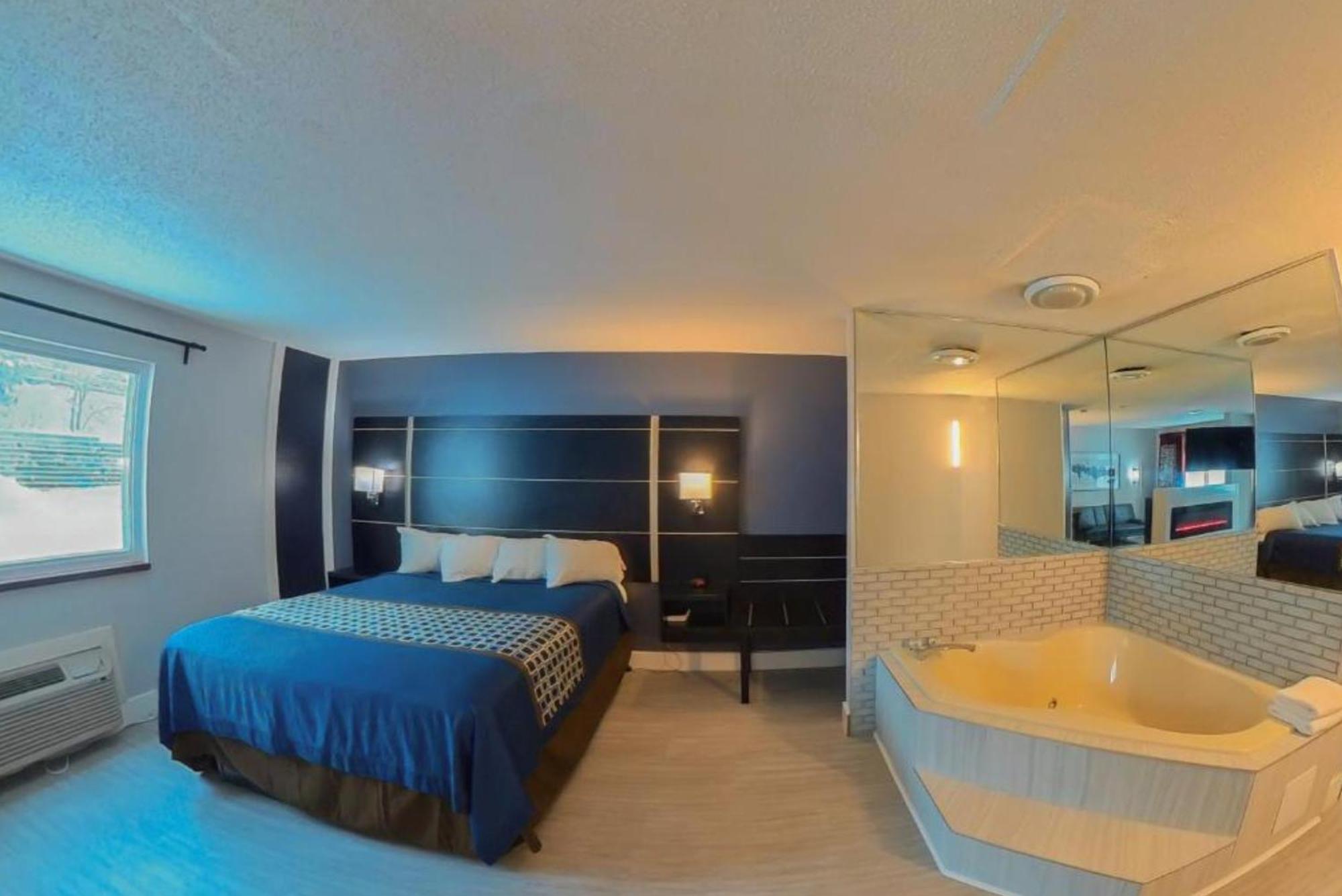 Coratel Inn & Suites By Jasper Hastings Esterno foto