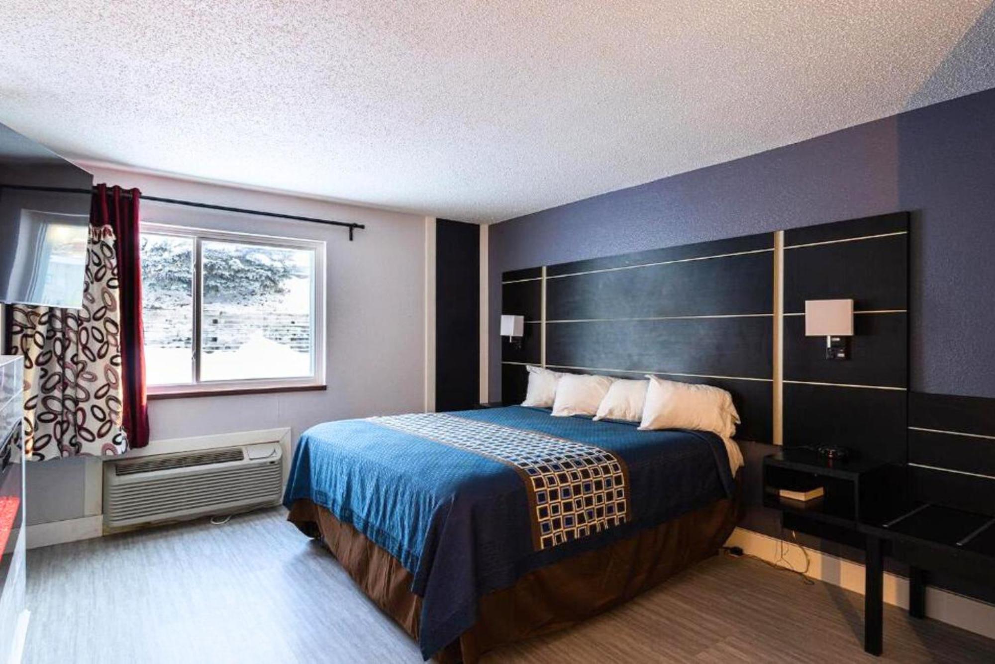 Coratel Inn & Suites By Jasper Hastings Esterno foto